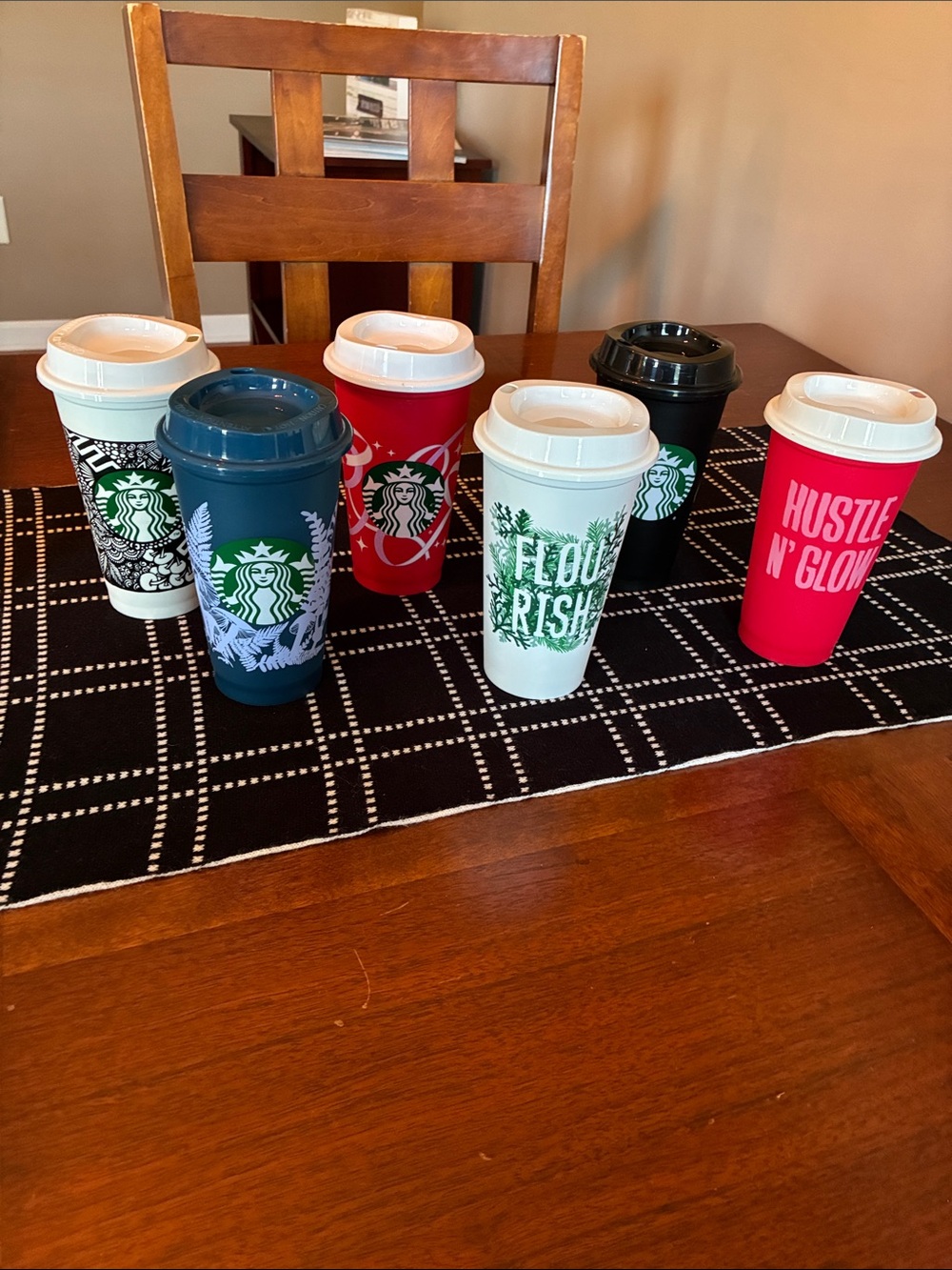 Starbucks Reusable Cups lot of 6 plastic cups with lids EUC